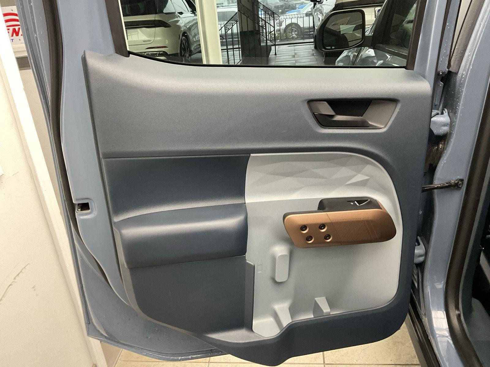 Used 2024 Ford Maverick Lariat FWD image 11