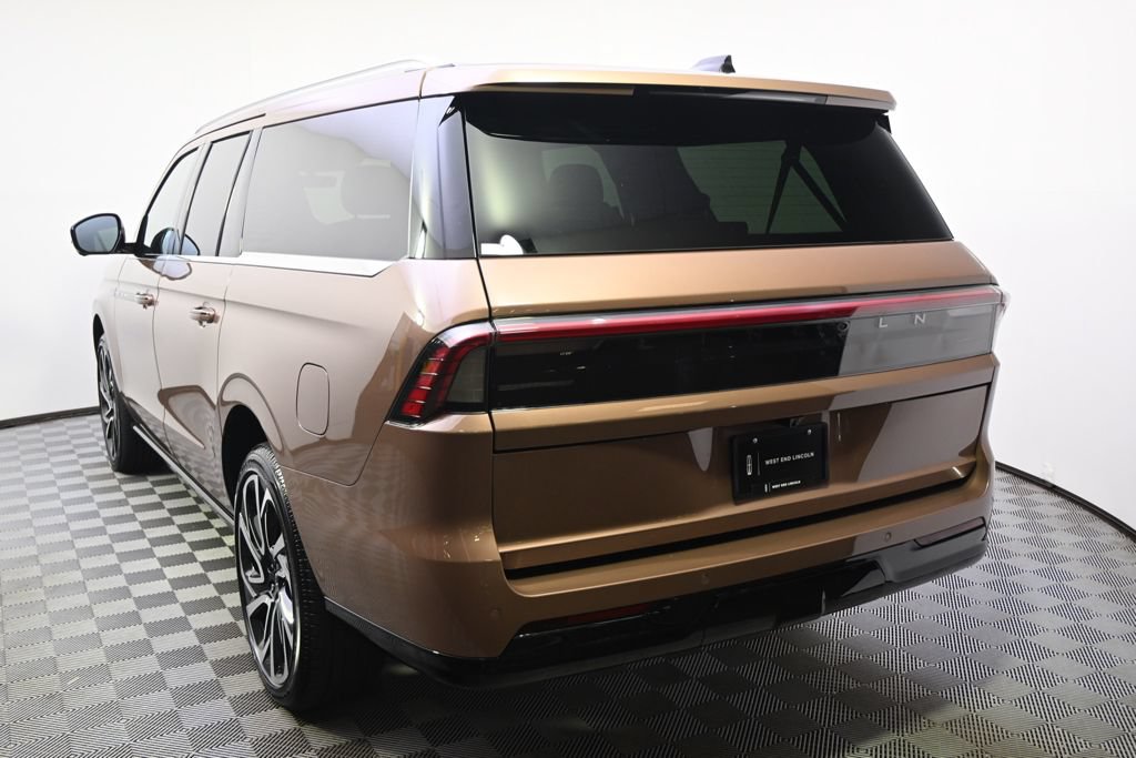 New 2026 Lincoln Navigator L Black Label AWD/4WD image 4