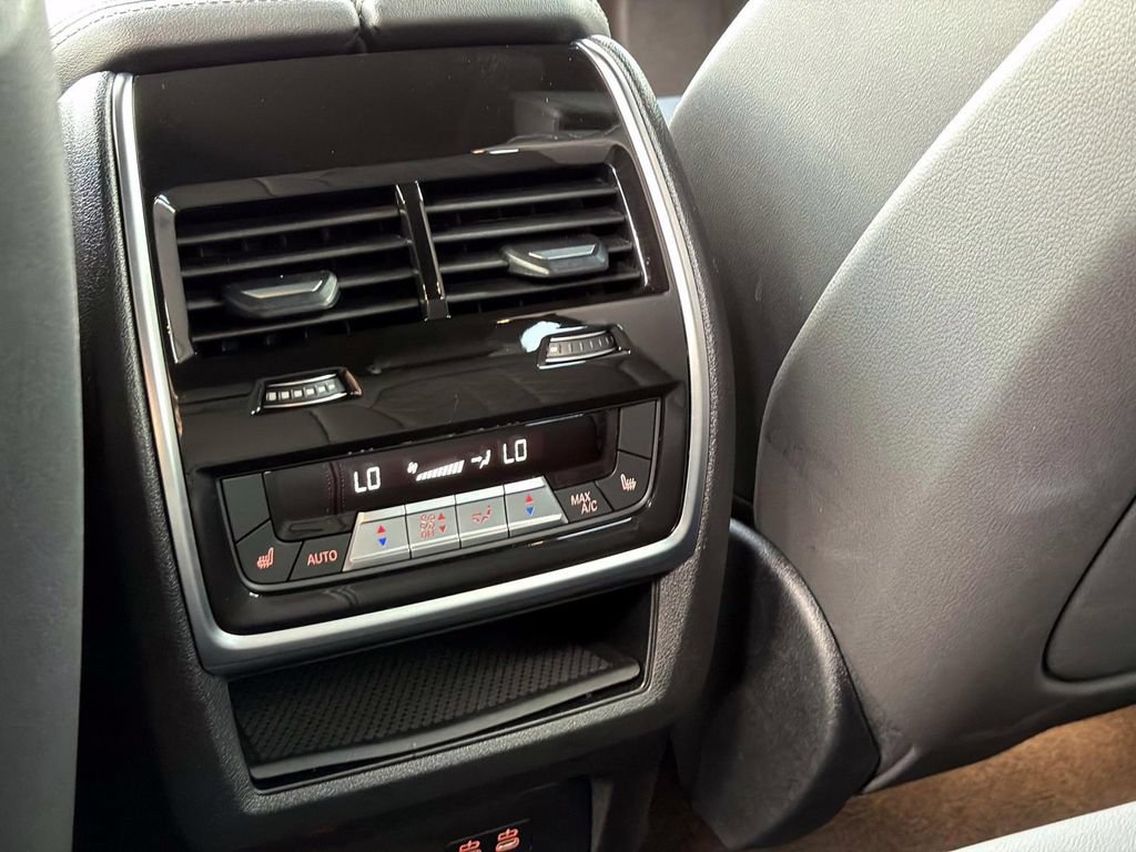 Used 2025 BMW X5 M60i AWD/4WD image 14