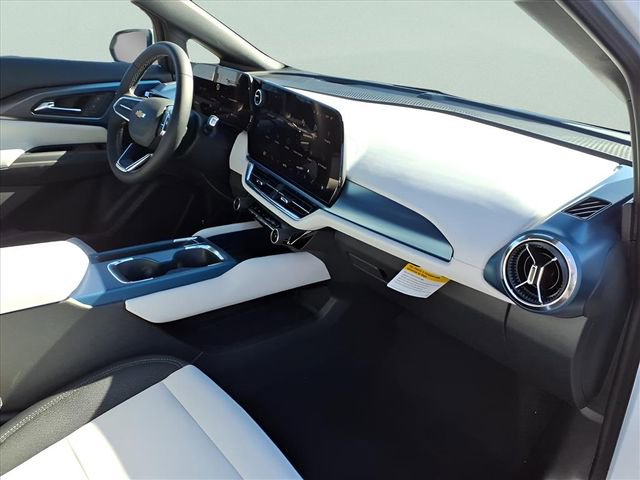 New 2026 Chevrolet Equinox EV LT AWD/4WD image 18