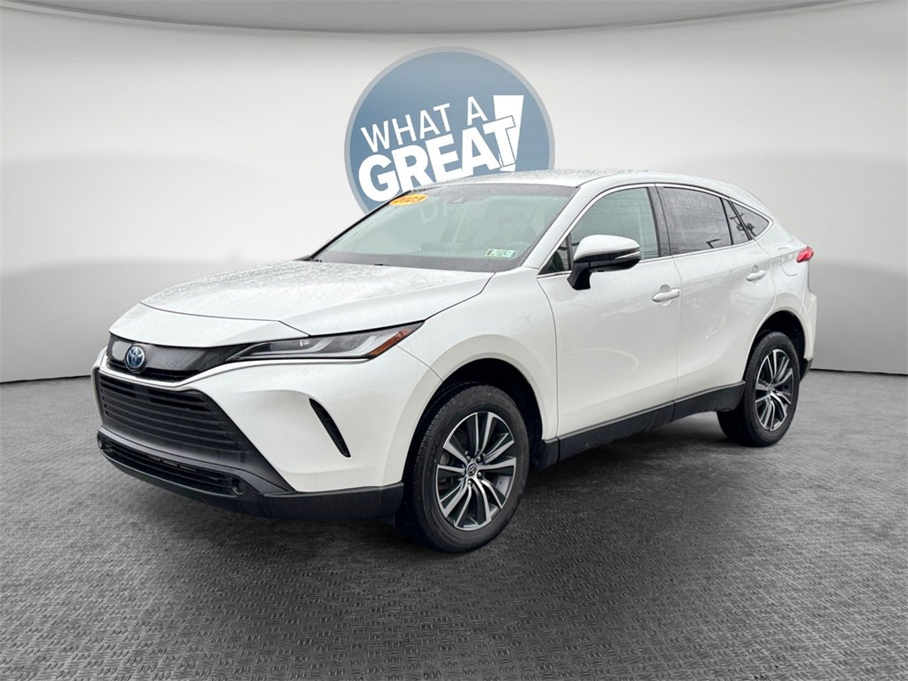 Used 2023 Toyota Venza LE image 4