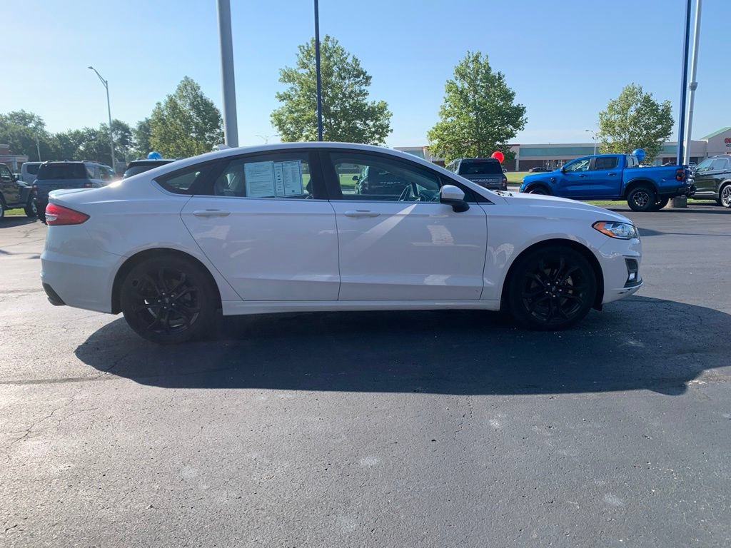 Used 2020 Ford Fusion SE w/ Equipment Group 151A FWD image 2