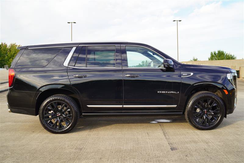 Used 2021 GMC Yukon Denali w/ Denali Premium Package AWD/4WD image 9