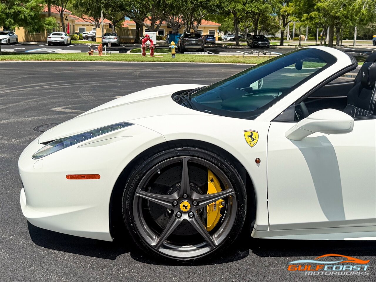 Used 2015 Ferrari 458 Spider RWD image 38