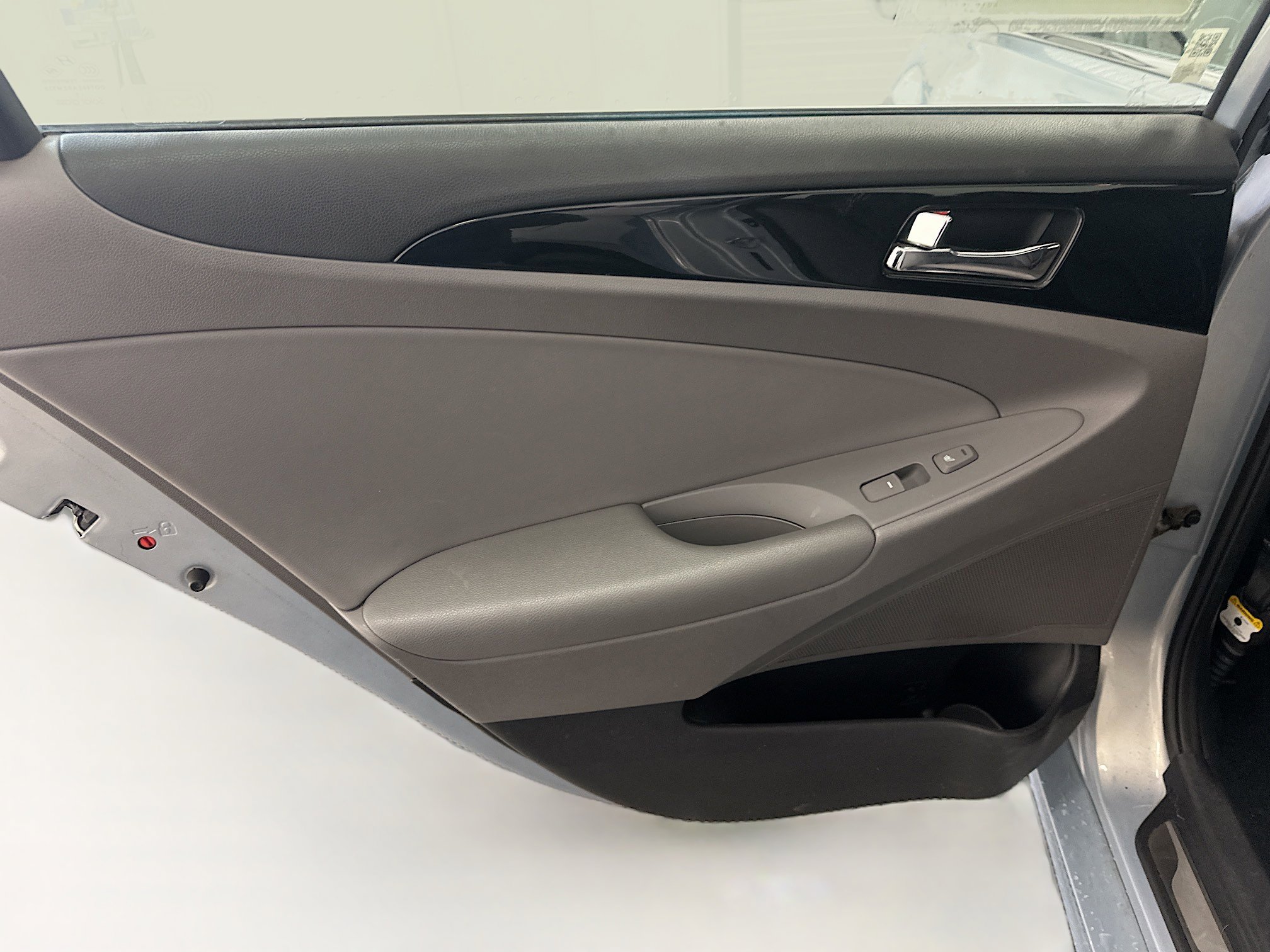 Used 2012 Hyundai Sonata Limited w/ Navigation Pkg image 28