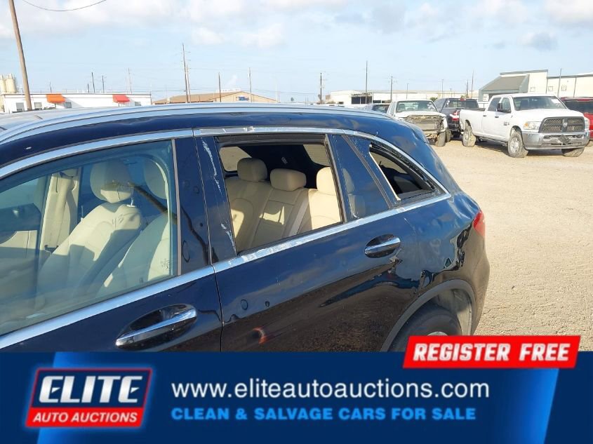 Used 2018 Mercedes-Benz GLC 300 4MATIC image 12