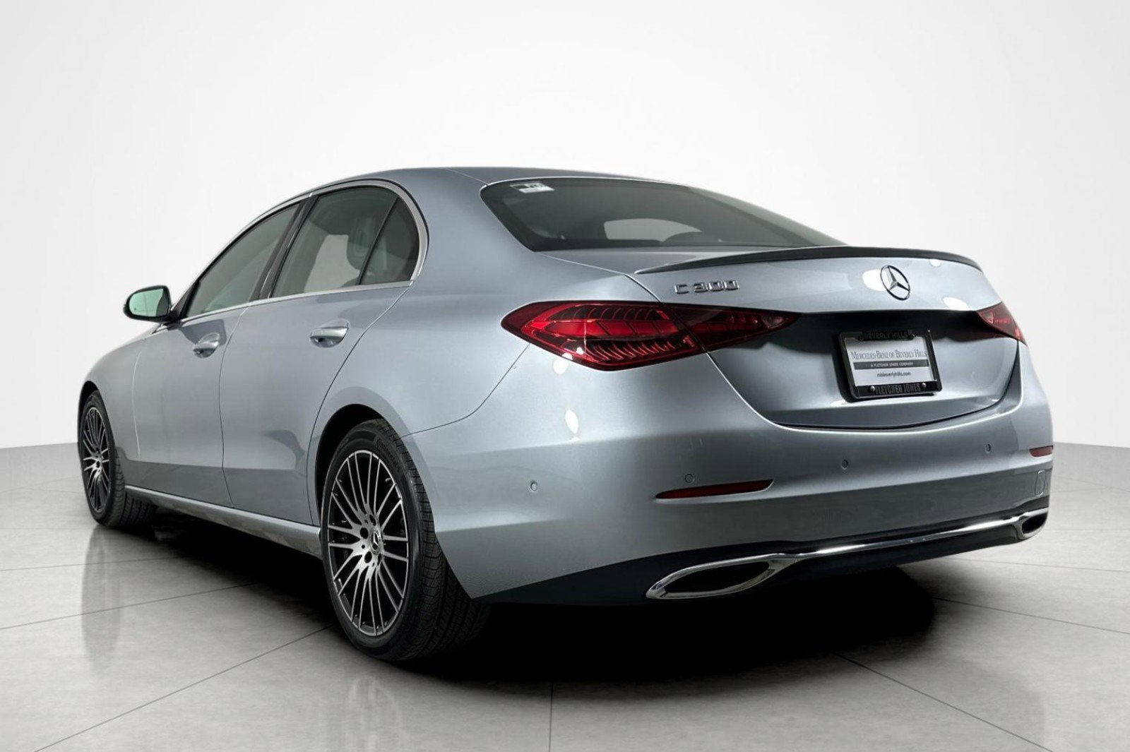 Used 2023 Mercedes-Benz C 300 Sedan image 3