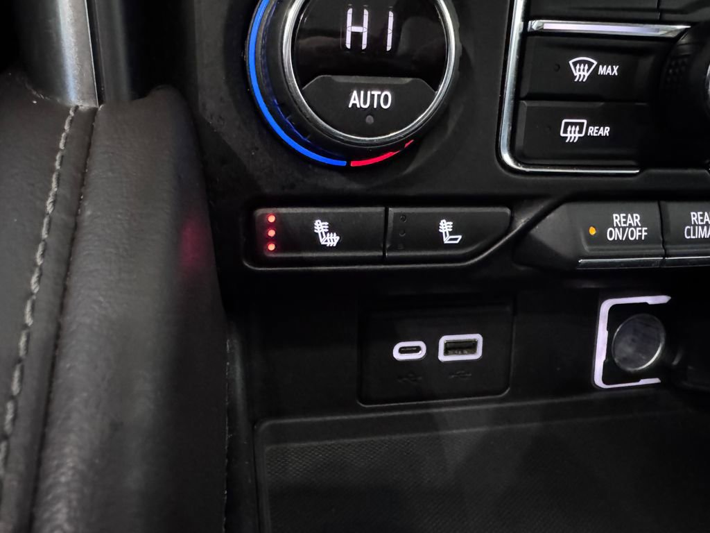 Used 2021 Chevrolet Tahoe Z71 w/ Z71 Signature Package image 24