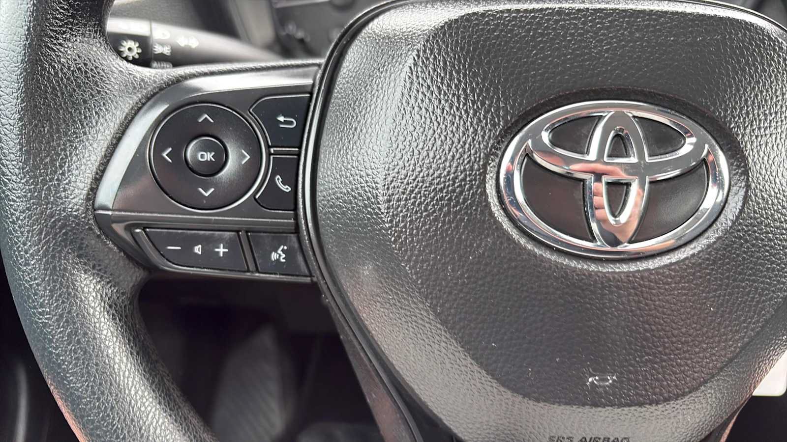 Used 2025 Toyota Corolla LE FWD image 15