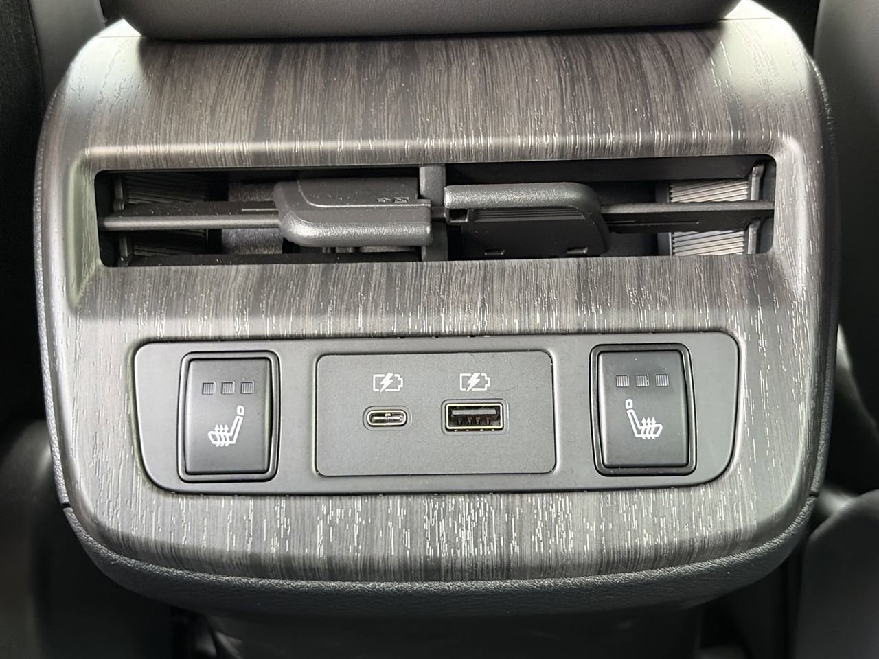 Used 2023 Nissan Ariya FWD image 29