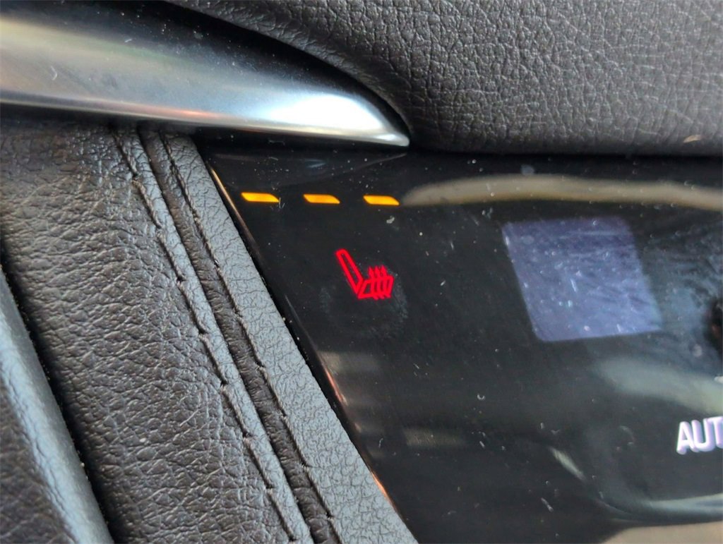 Certified 2024 Cadillac XT5 Luxury image 17