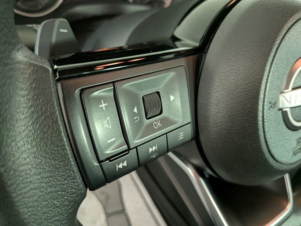 Used 2023 Nissan Rogue SV image 20