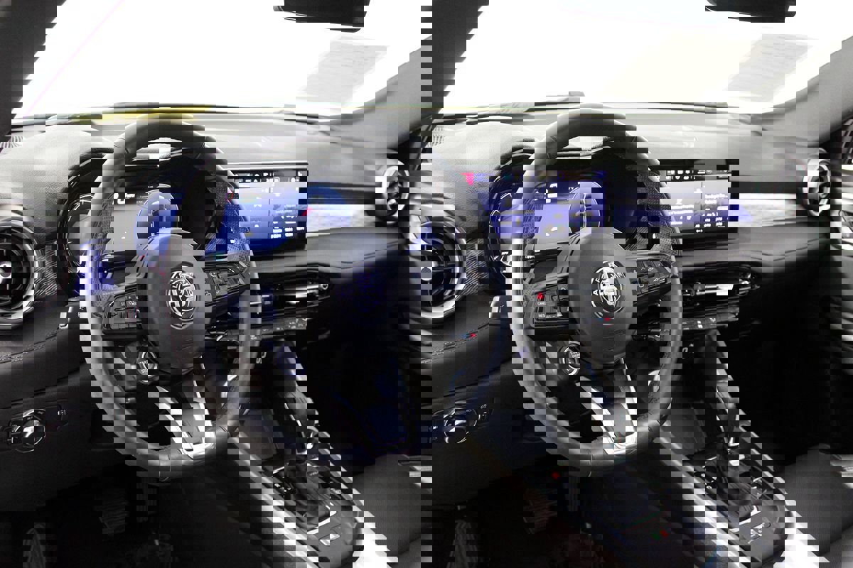 Used 2024 Alfa Romeo Tonale Ti w/ Premium Interior Package image 33