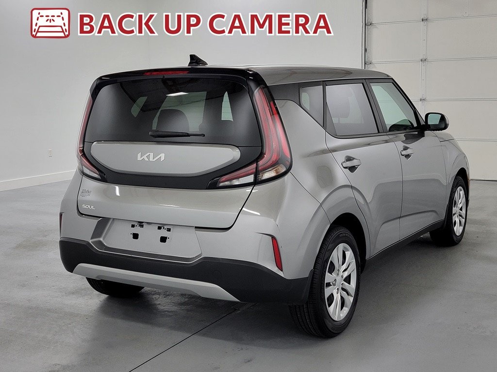 Used 2023 Kia Soul LX FWD image 9