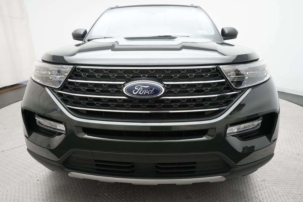 Used 2023 Ford Explorer XLT w/ Equipment Group 202A AWD/4WD image 21
