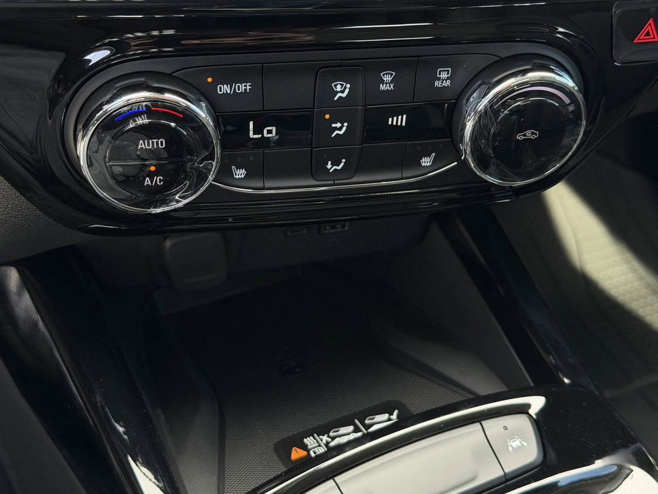 New 2026 Chevrolet Trax ACTIV w/ Sunroof Package image 17