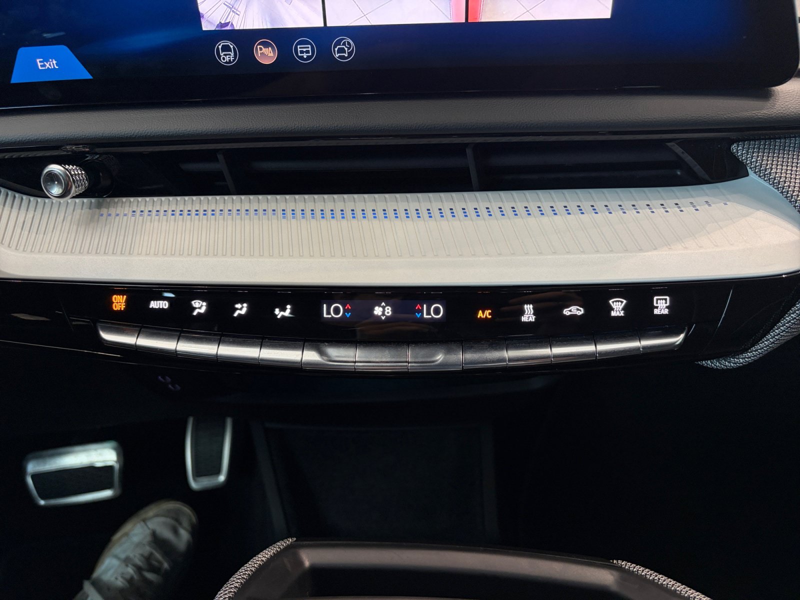 Used 2025 Cadillac Optiq Sport 2 AWD/4WD image 19