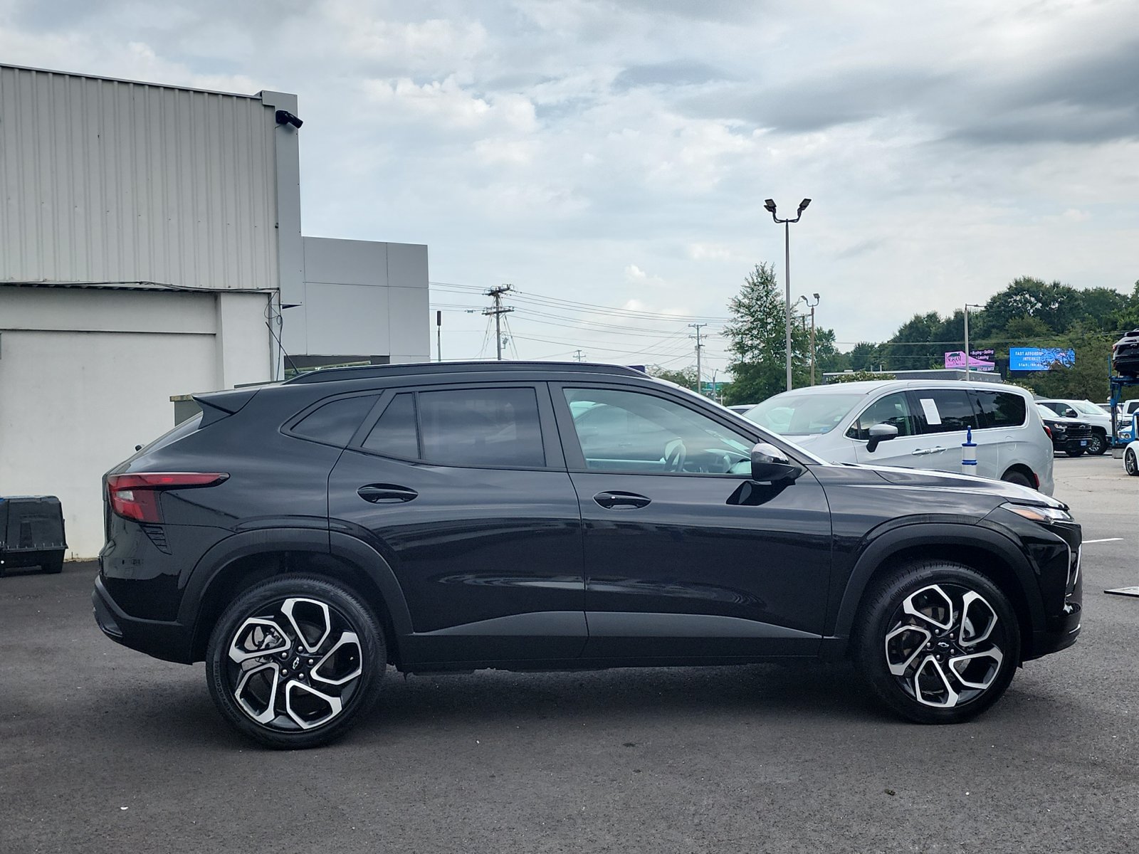 Used 2025 Chevrolet Trax RS w/ Driver Confidence Package FWD image 6