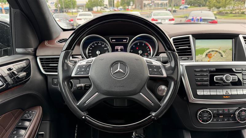 Used 2016 Mercedes-Benz GL 550 4MATIC image 30