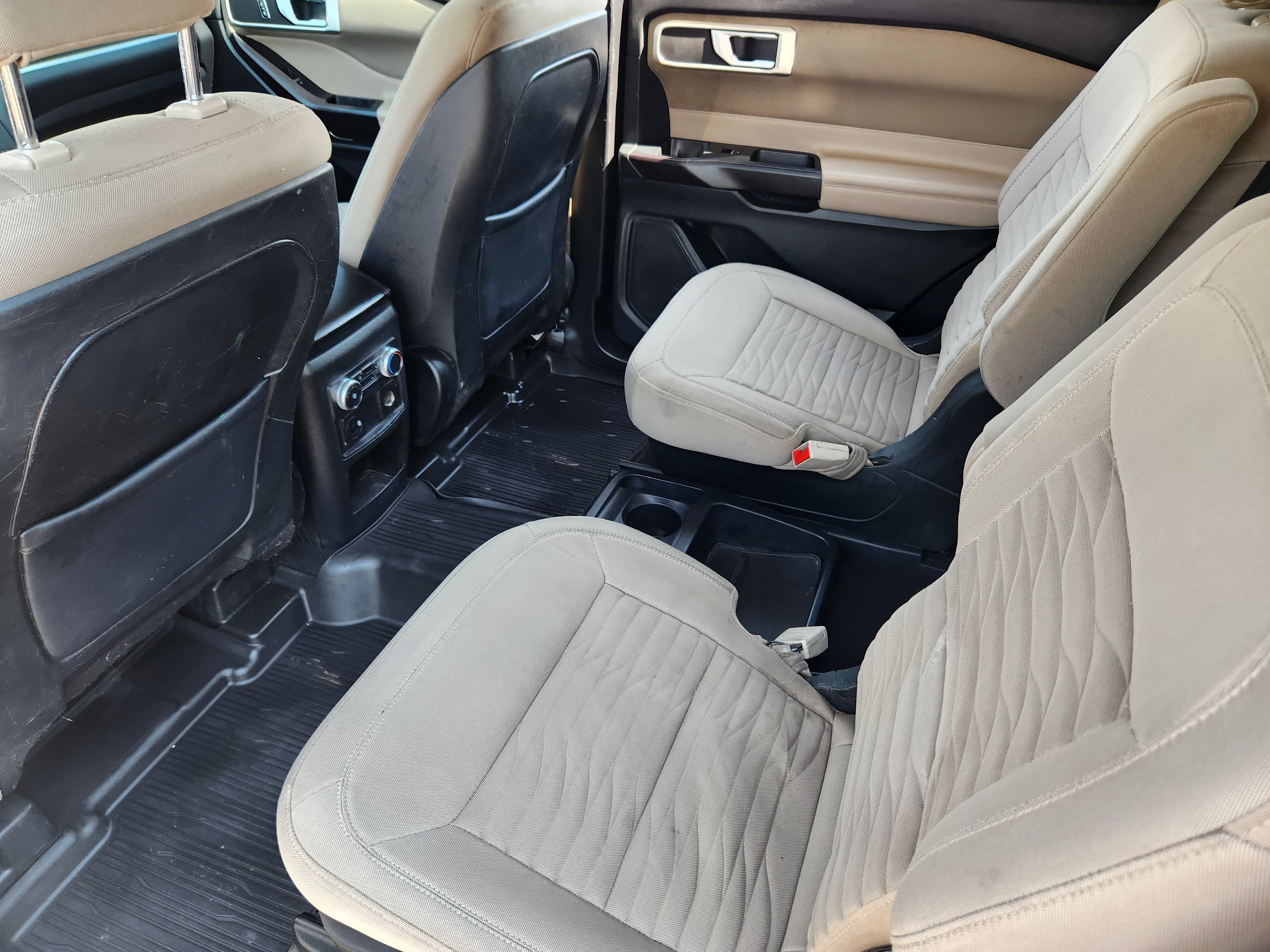Used 2020 Ford Explorer XLT RWD image 18