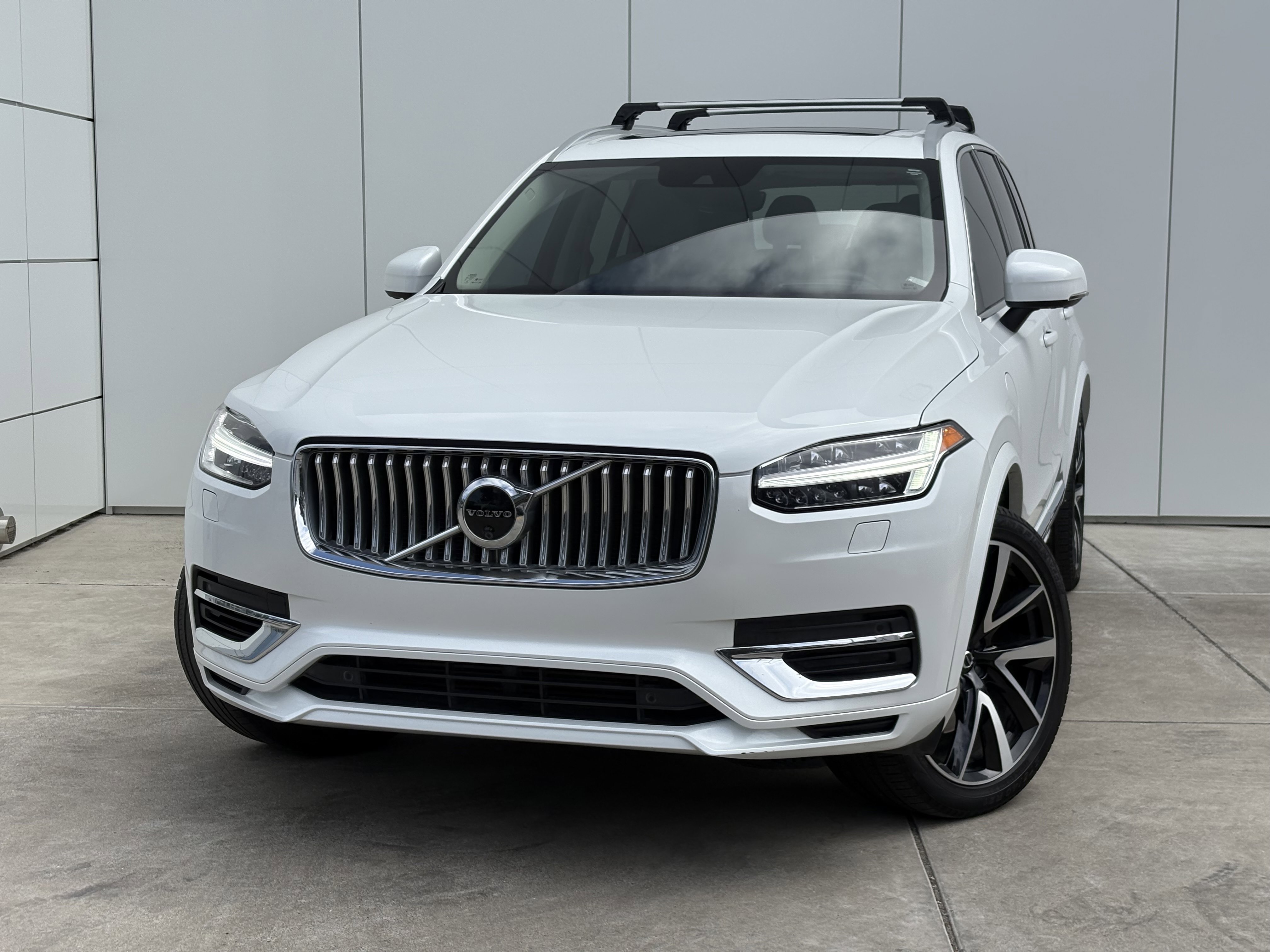 Used 2022 Volvo XC90 T8 Inscription Expression w/ Advanced Package AWD/4WD image 1