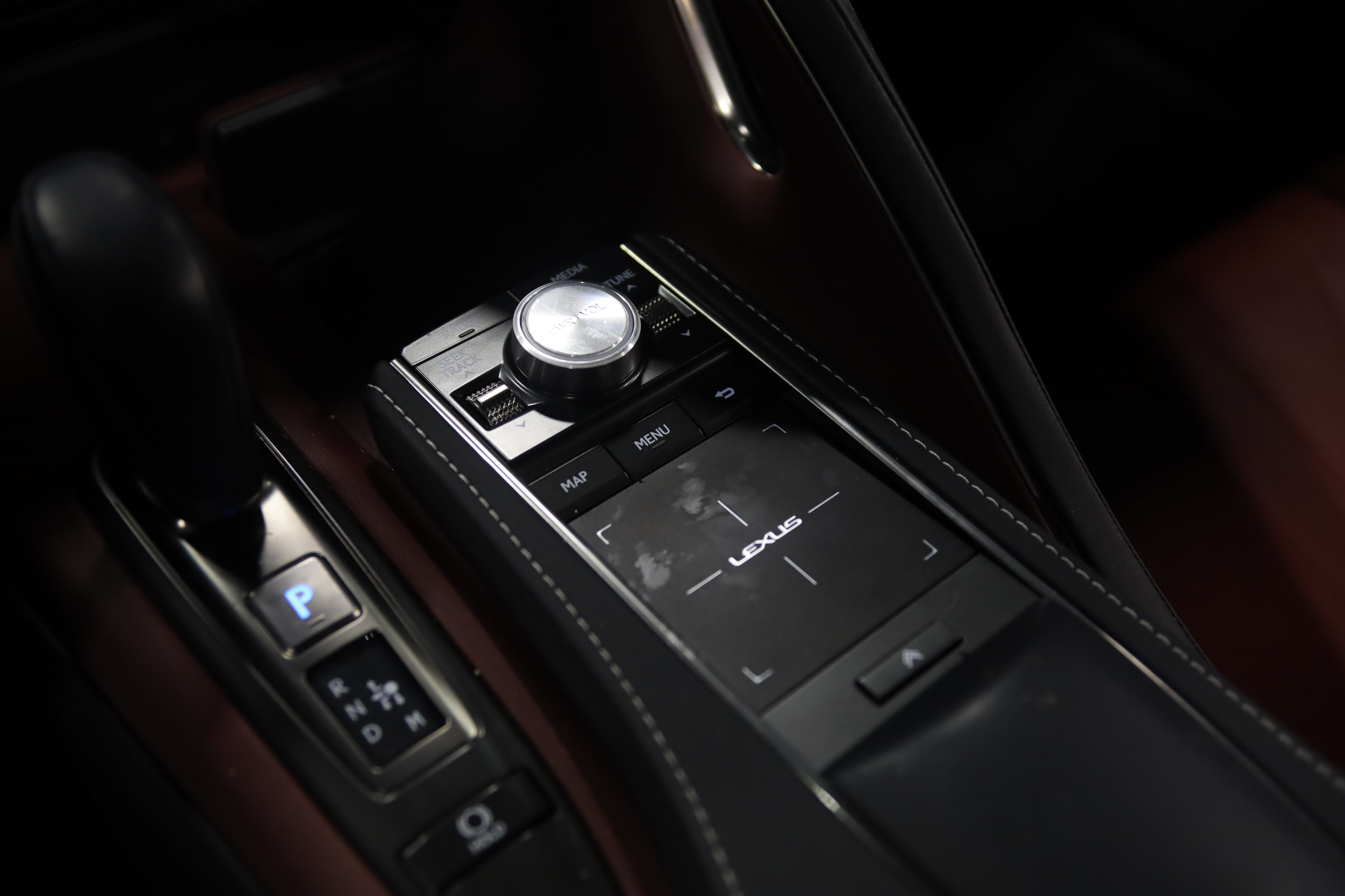 Used 2018 Lexus LC 500 Coupe w/ Touring Package RWD image 33