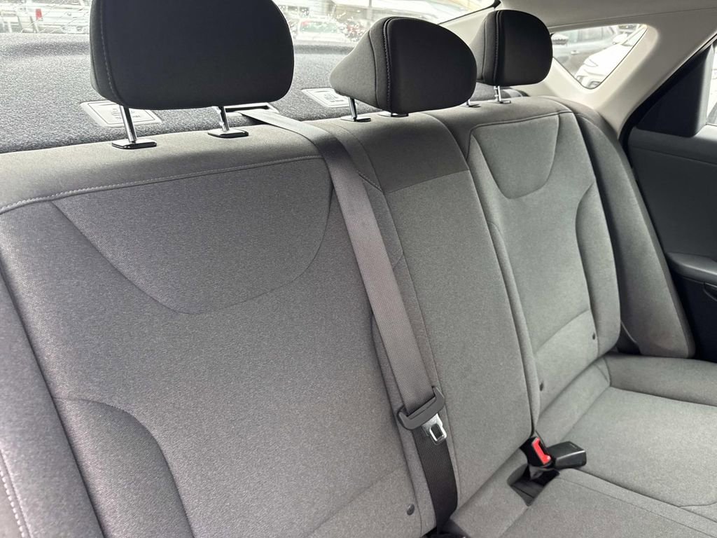 Used 2025 Kia K4 FWD image 9