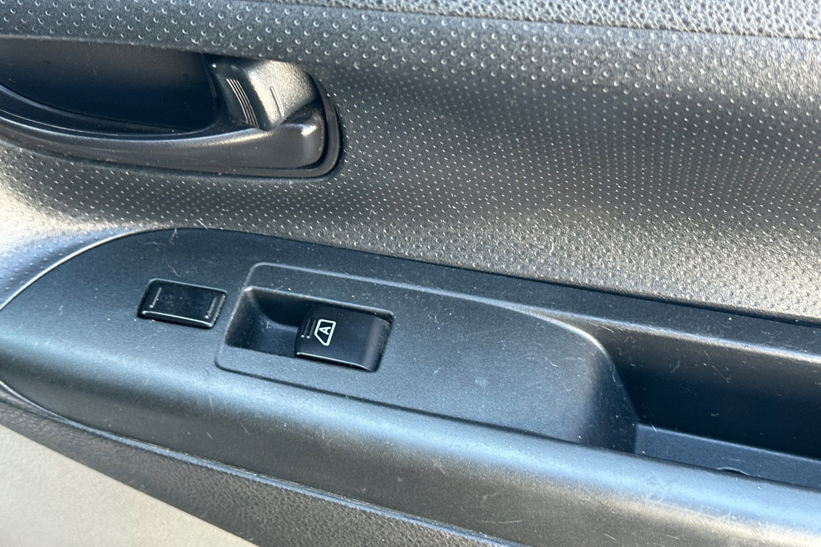 Used 2018 Nissan NV200 SV w/ Navigation Package image 21