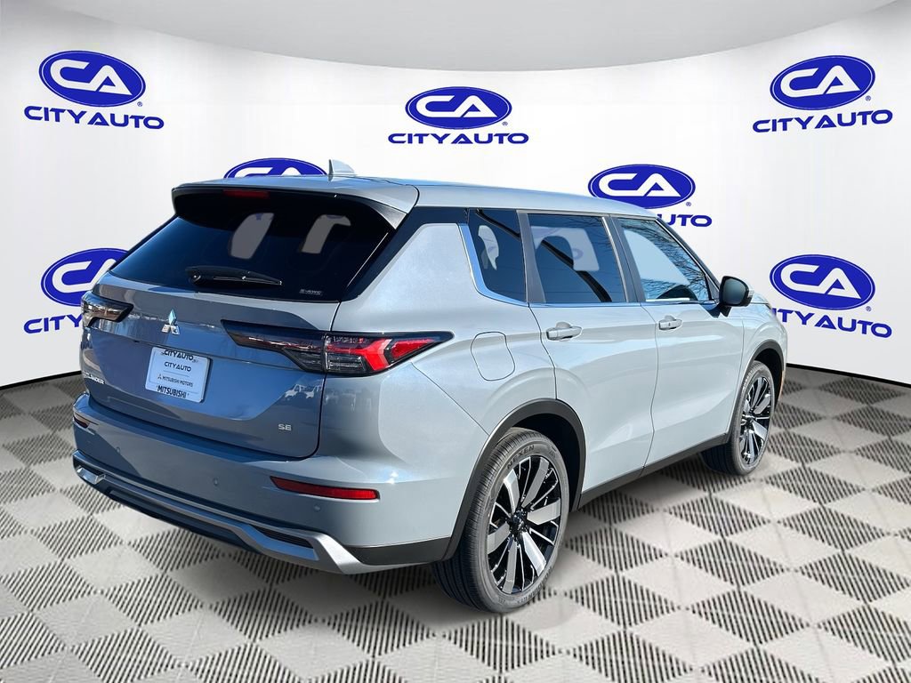 New 2026 Mitsubishi Outlander SE AWD/4WD image 3
