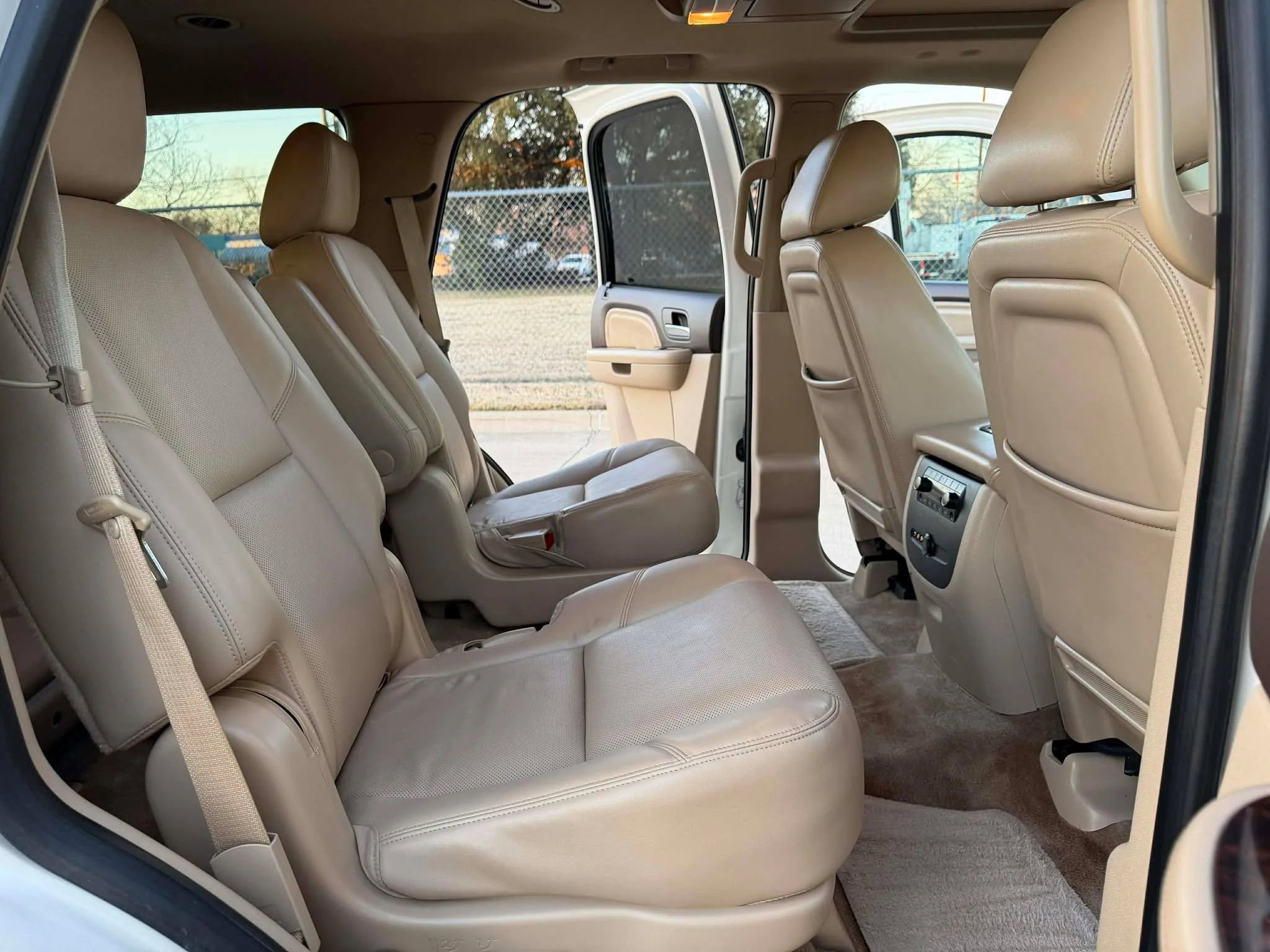Used 2012 GMC Yukon Denali image 25