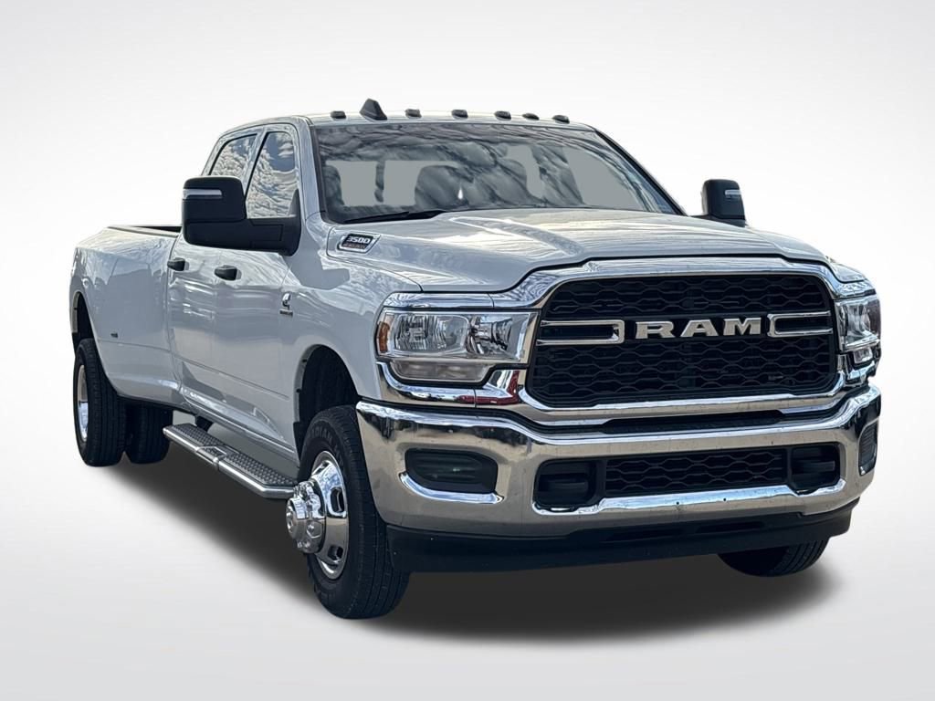 Used 2024 RAM 3500 Tradesman w/ Chrome Appearance Group image 9