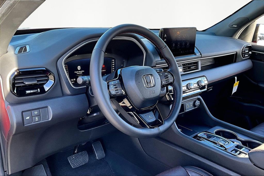 Certified 2025 Honda Pilot Black Edition image 12