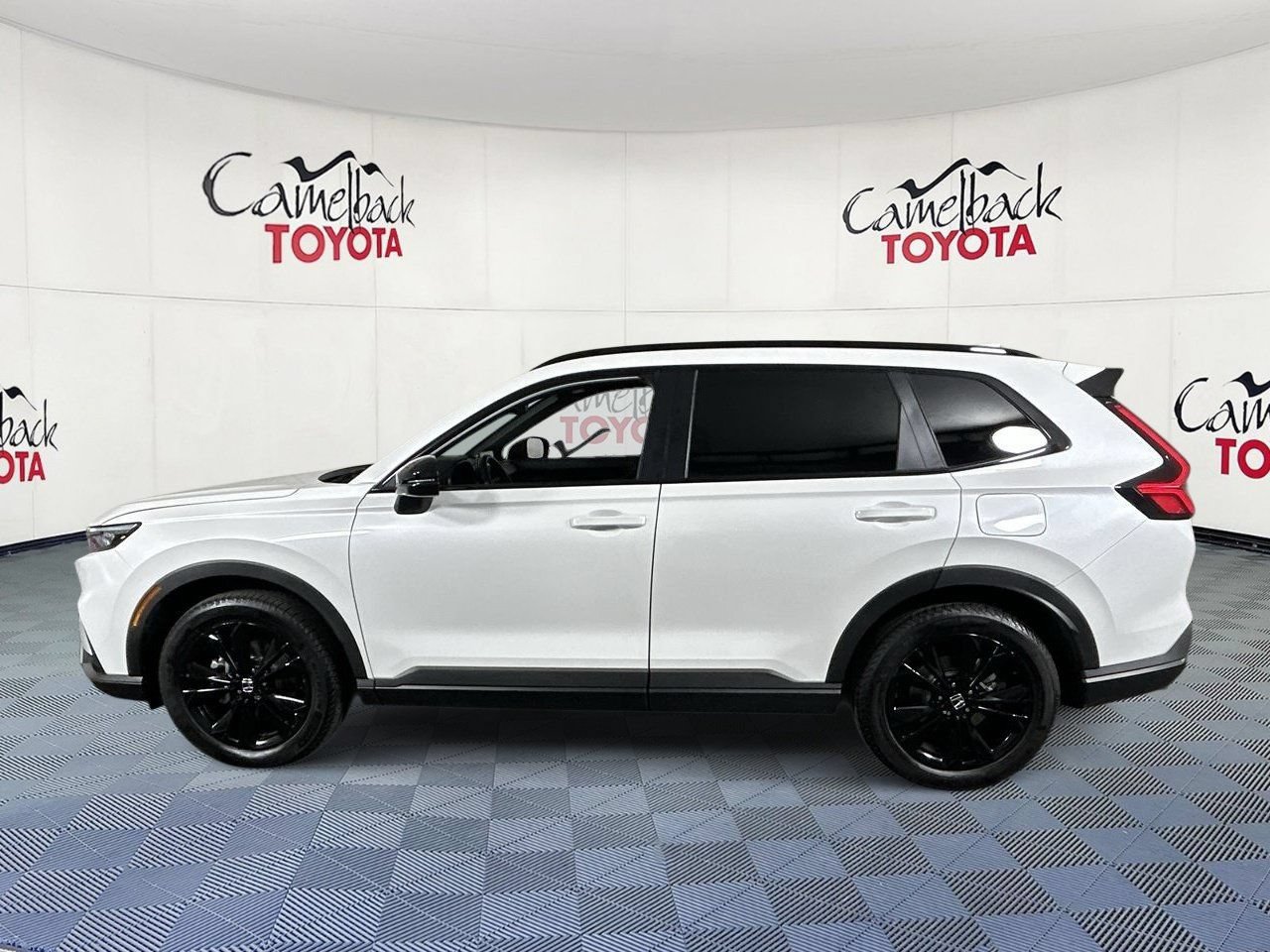 Used 2026 Honda CR-V Sport Touring image 4