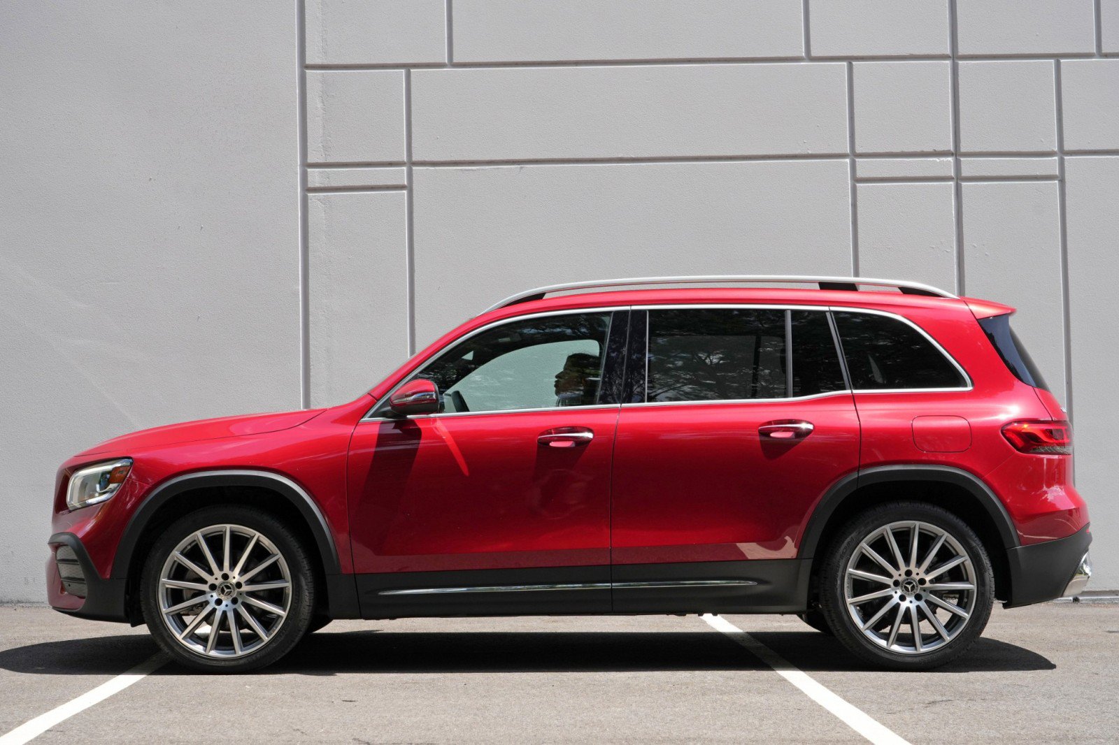 Used 2022 Mercedes-Benz GLB 250 w/ AMG Line image 8