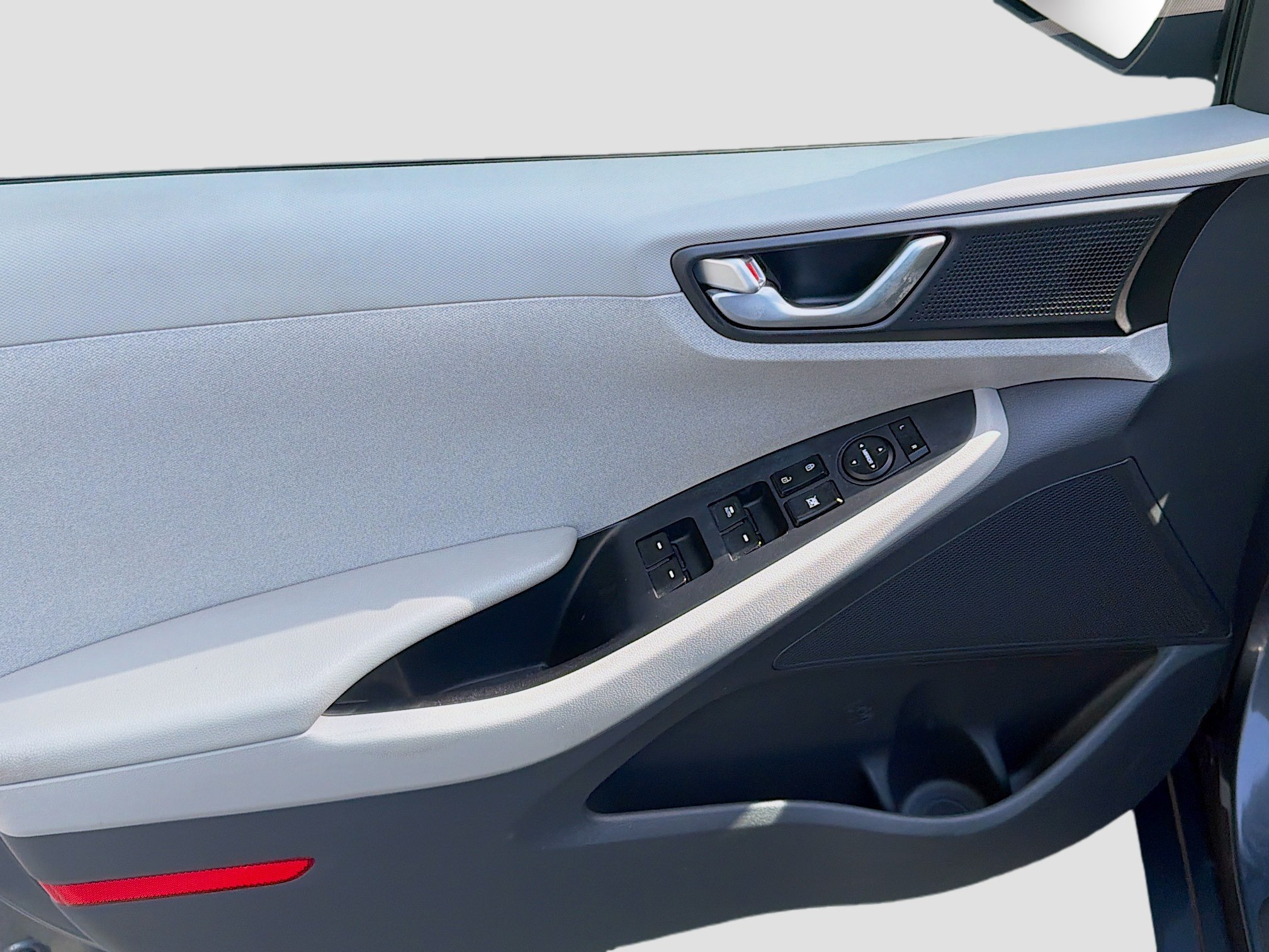 Used 2018 Hyundai Ioniq SEL FWD image 13