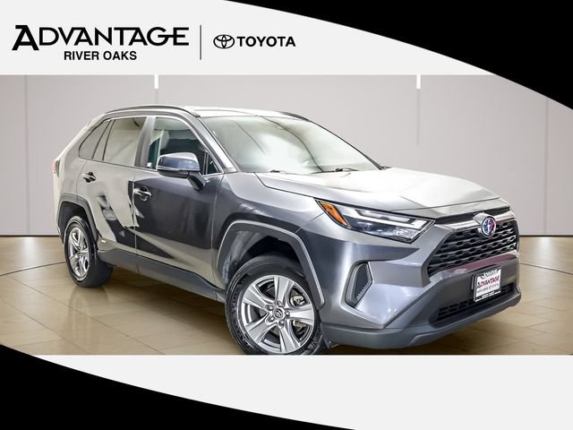 Certified 2022 Toyota RAV4 XLE AWD/4WD image 1