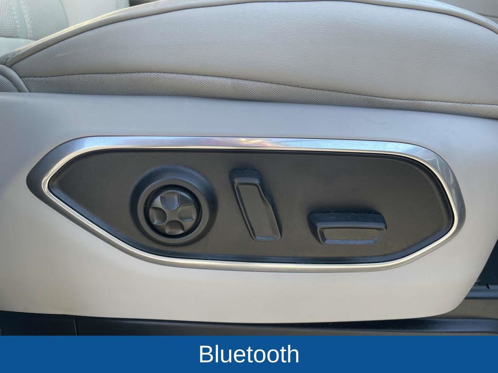 Certified 2024 Jeep Wagoneer L Series II w/ Flexible Seating Group image 17