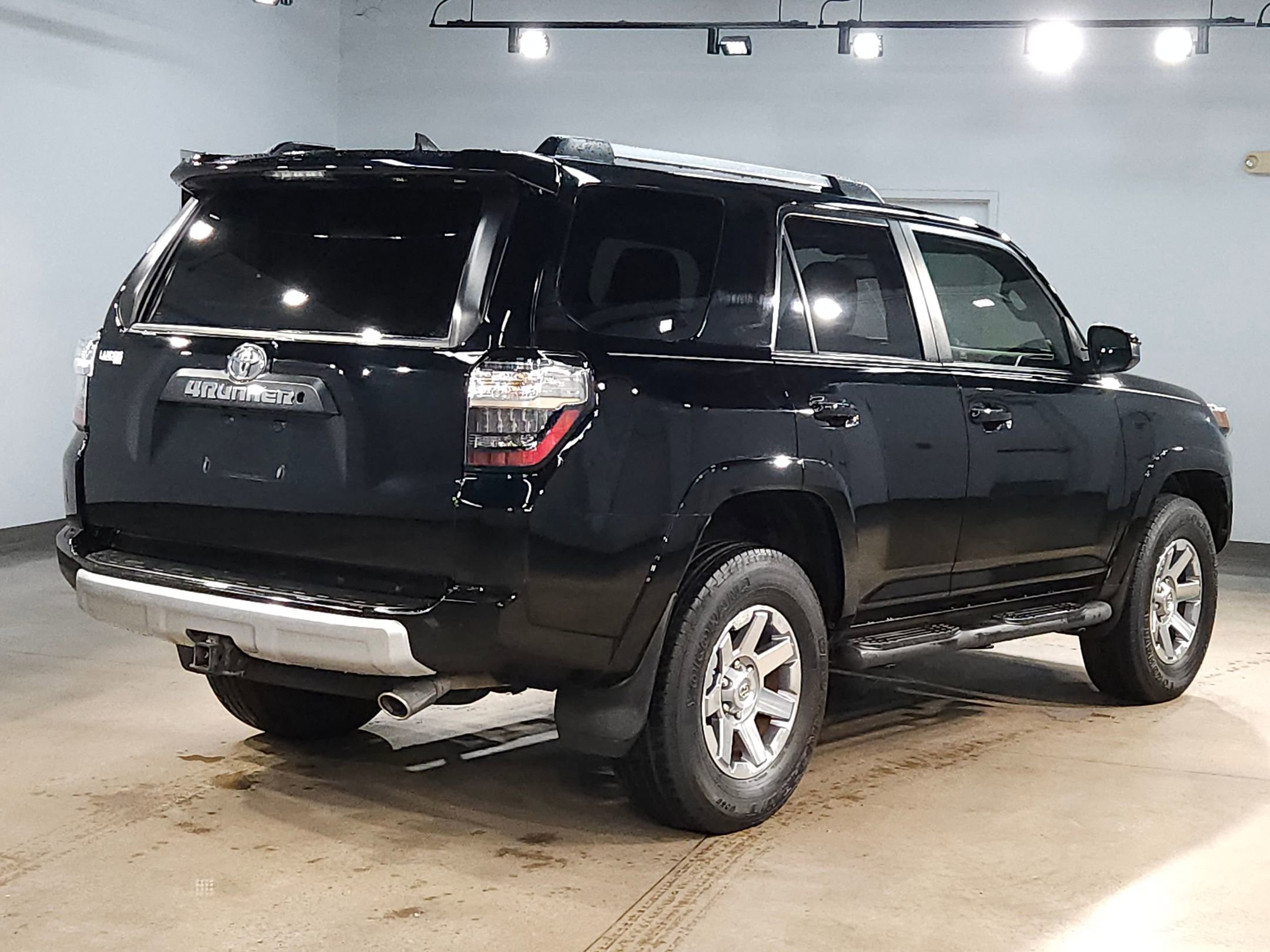 Used 2015 Toyota 4Runner Trail AWD/4WD image 7