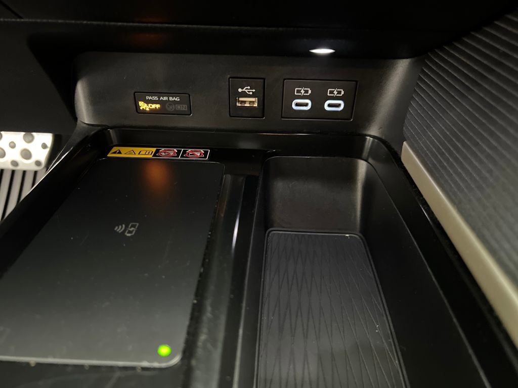Used 2025 Toyota Camry SE FWD image 43