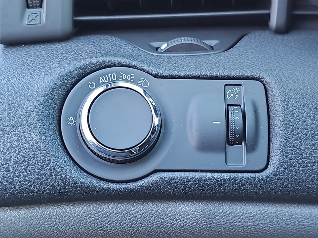 Used 2013 Chevrolet Malibu LT w/ Power Convenience Package image 24