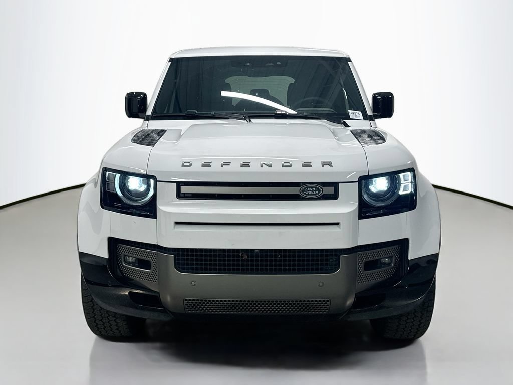 Used 2025 Land Rover Defender 110 X-Dynamic SE AWD/4WD image 6