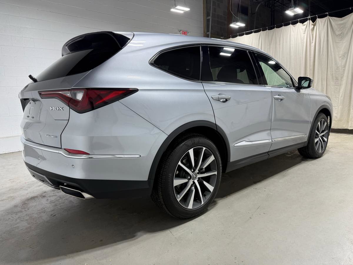 Used 2025 Acura MDX SH-AWD w/ Technology Package image 4