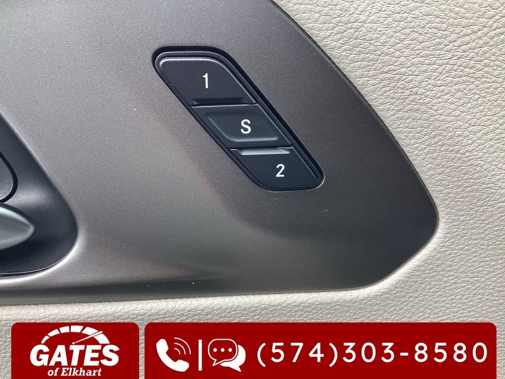 Used 2023 Chrysler Pacifica Touring-L FWD image 27