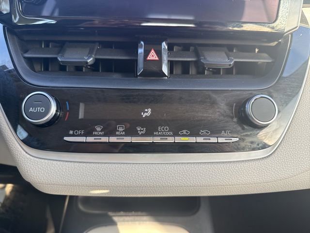 Used 2025 Toyota Corolla LE image 30