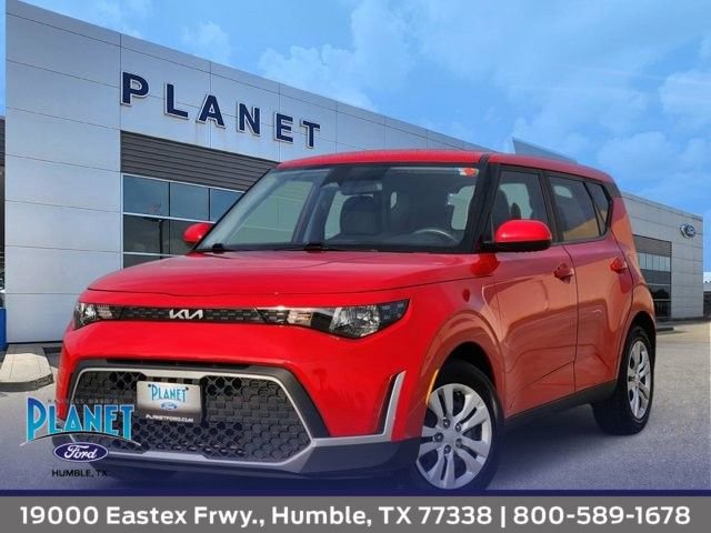 Used 2023 Kia Soul LX image 1