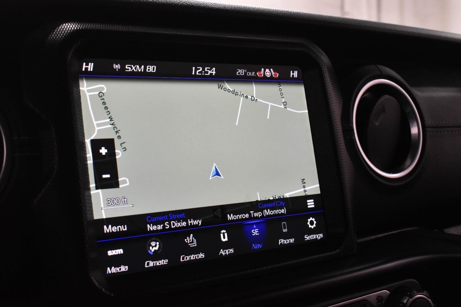 Used 2022 Jeep Wrangler Unlimited Sahara w/ Cold Weather Group image 16