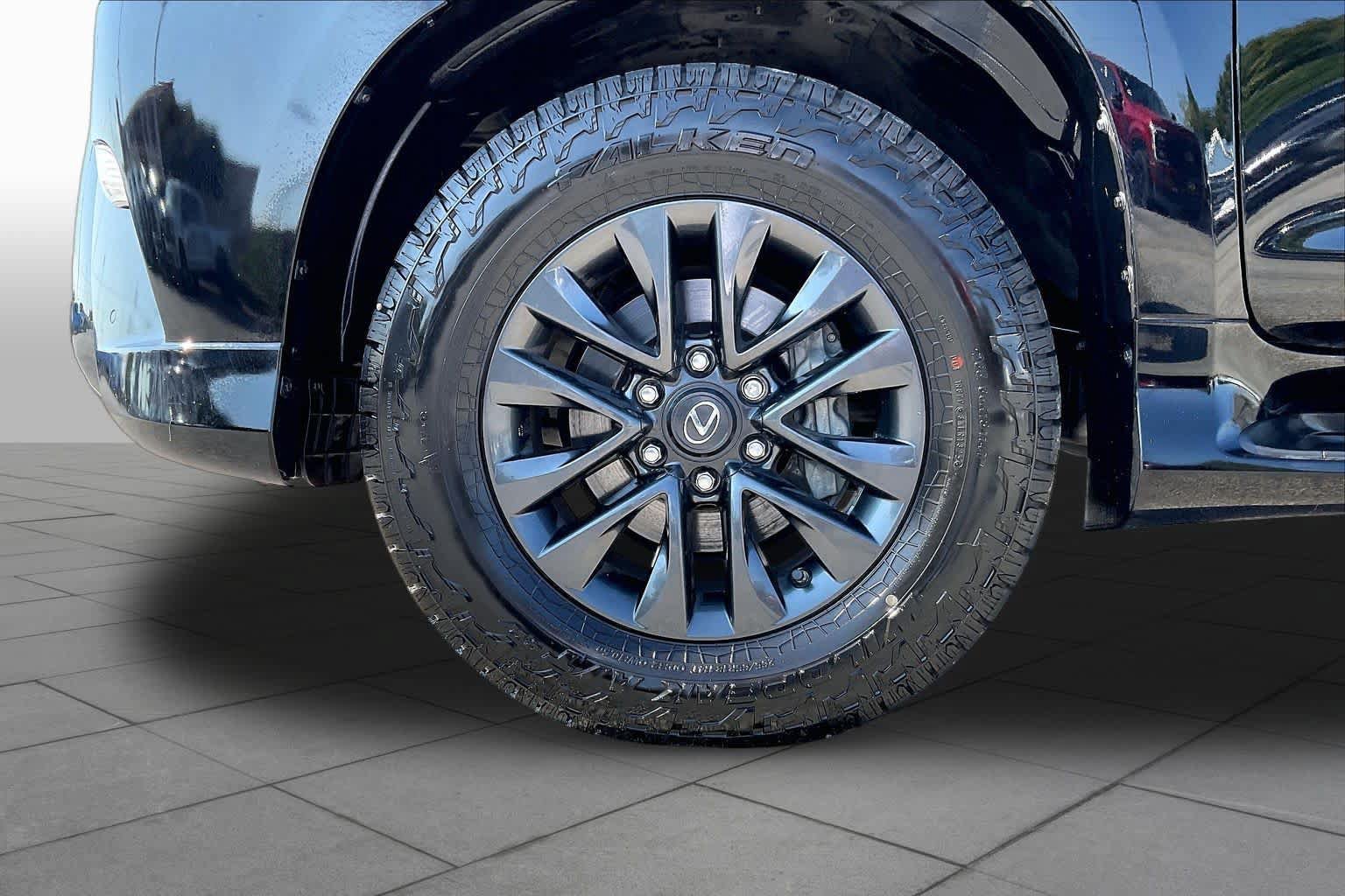 Used 2022 Lexus GX 460 Premium w/ Premium Package AWD/4WD image 11