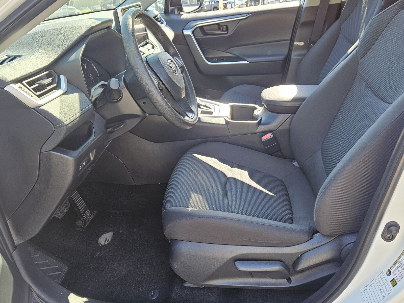 Used 2025 Toyota RAV4 LE AWD/4WD image 14