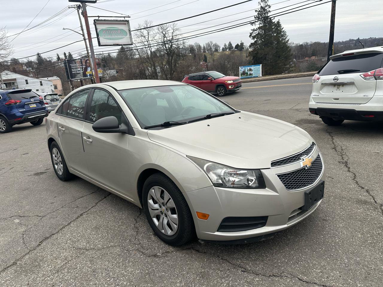 Used 2013 Chevrolet Cruze LS image 4