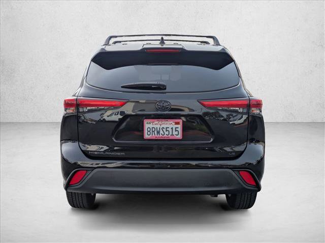 Used 2020 Toyota Highlander LE FWD image 7